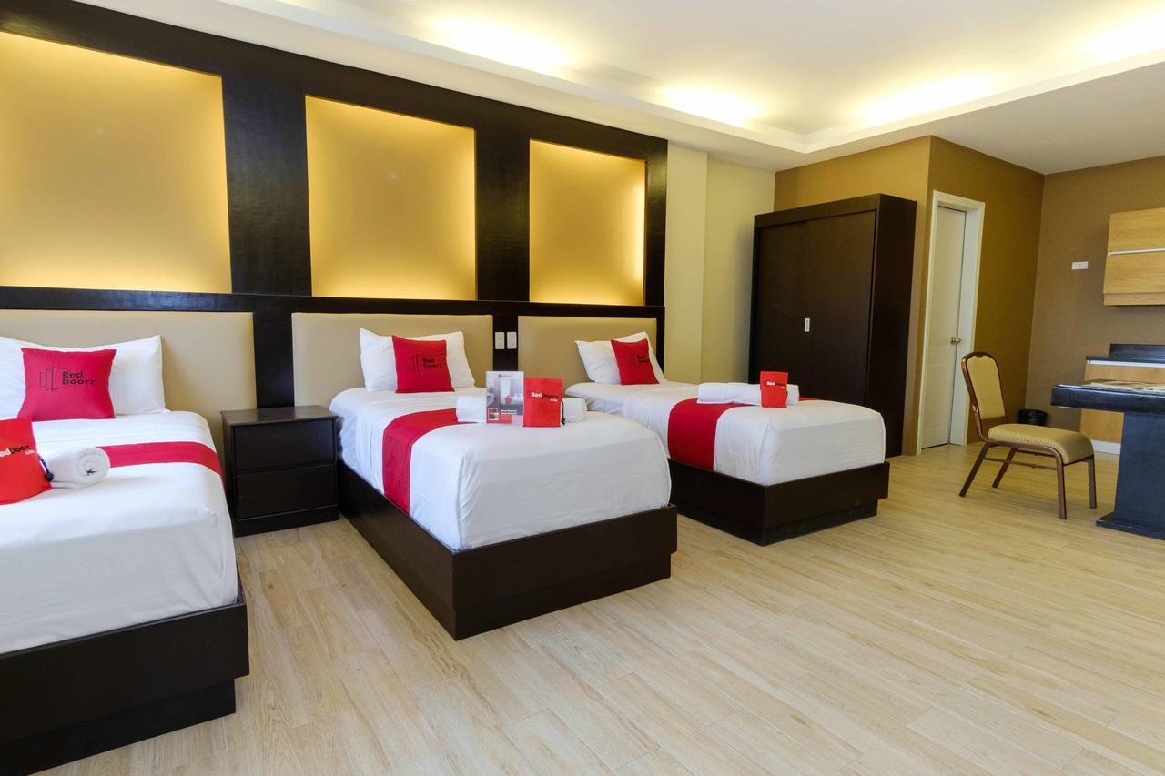 Отель Reddoorz Premium Near Trinoma Кесон-Сити Экстерьер фото