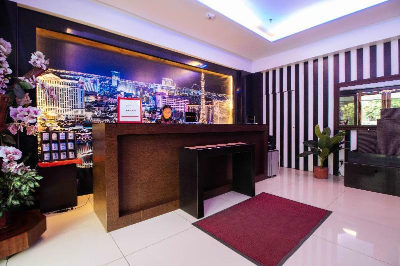 Отель Reddoorz Premium Near Trinoma Кесон-Сити Экстерьер фото