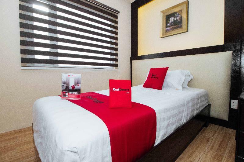 Отель Reddoorz Premium Near Trinoma Кесон-Сити Экстерьер фото