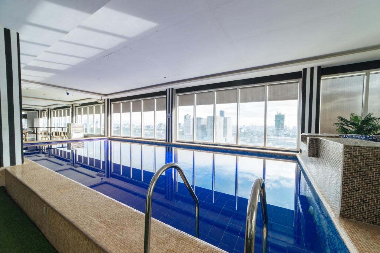 Отель Reddoorz Premium Near Trinoma Кесон-Сити Экстерьер фото