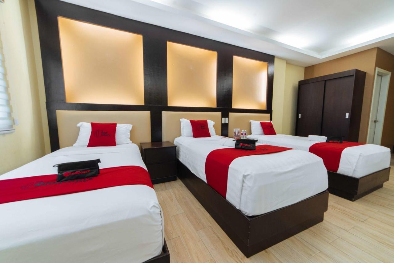 Отель Reddoorz Premium Near Trinoma Кесон-Сити Экстерьер фото