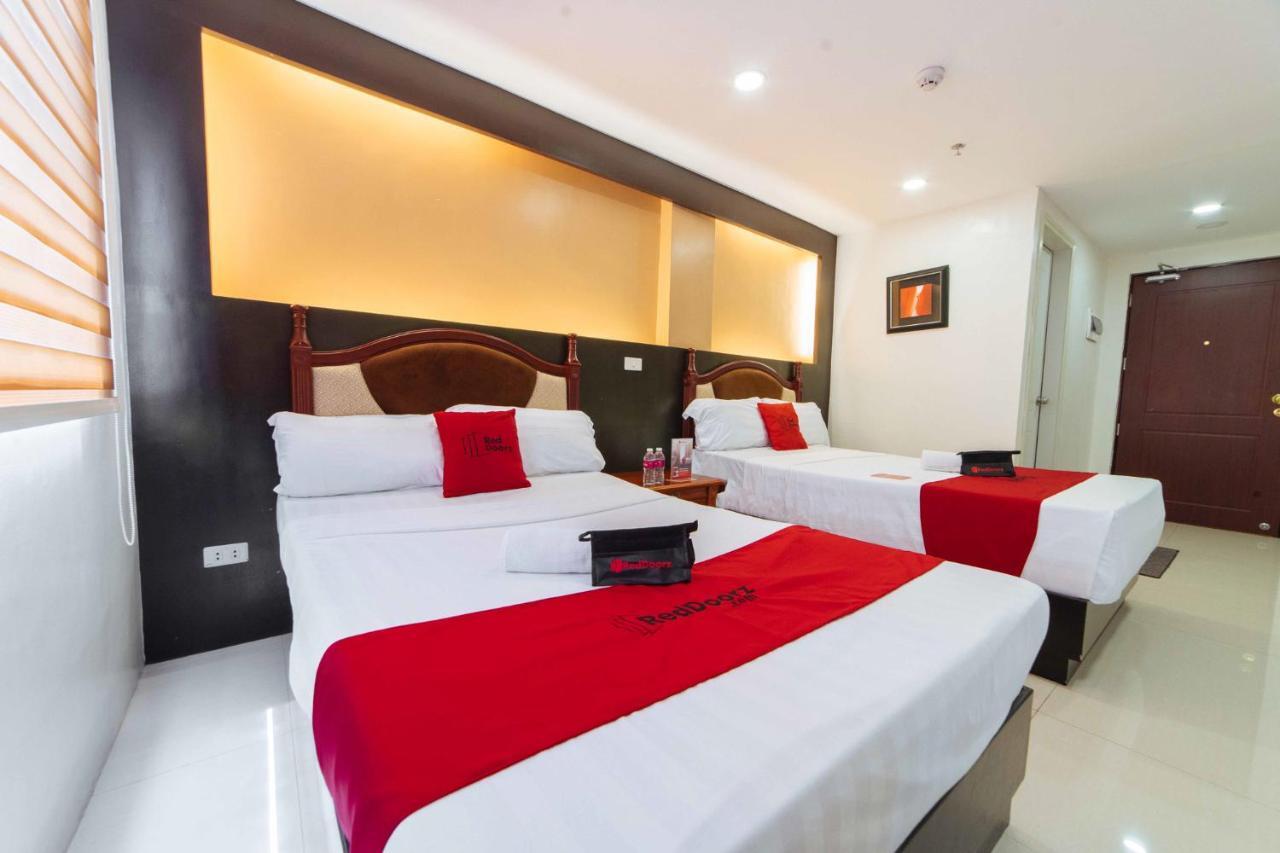 Отель Reddoorz Premium Near Trinoma Кесон-Сити Экстерьер фото