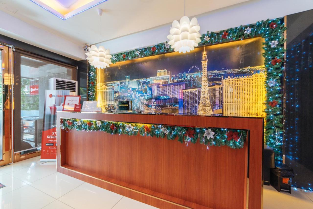Отель Reddoorz Premium Near Trinoma Кесон-Сити Экстерьер фото