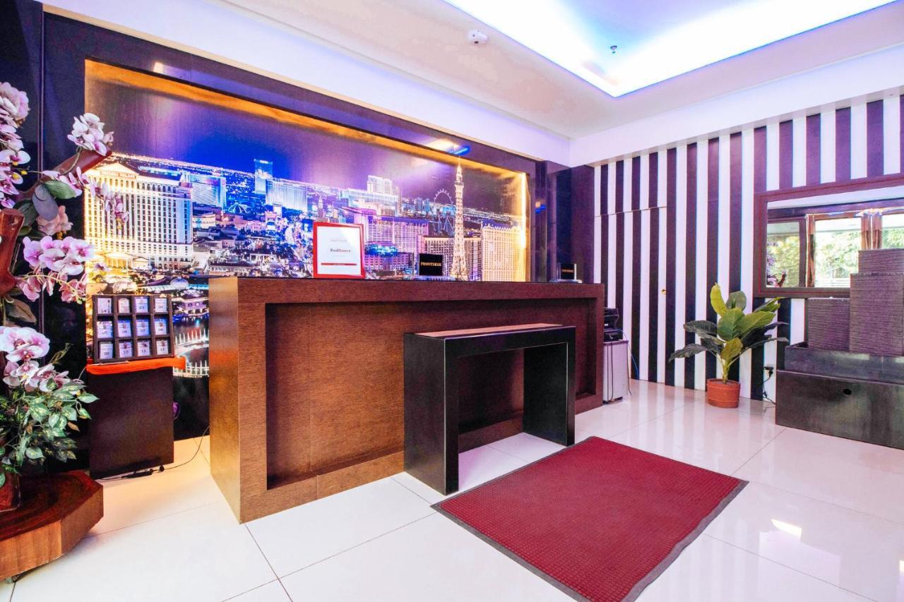 Отель Reddoorz Premium Near Trinoma Кесон-Сити Экстерьер фото