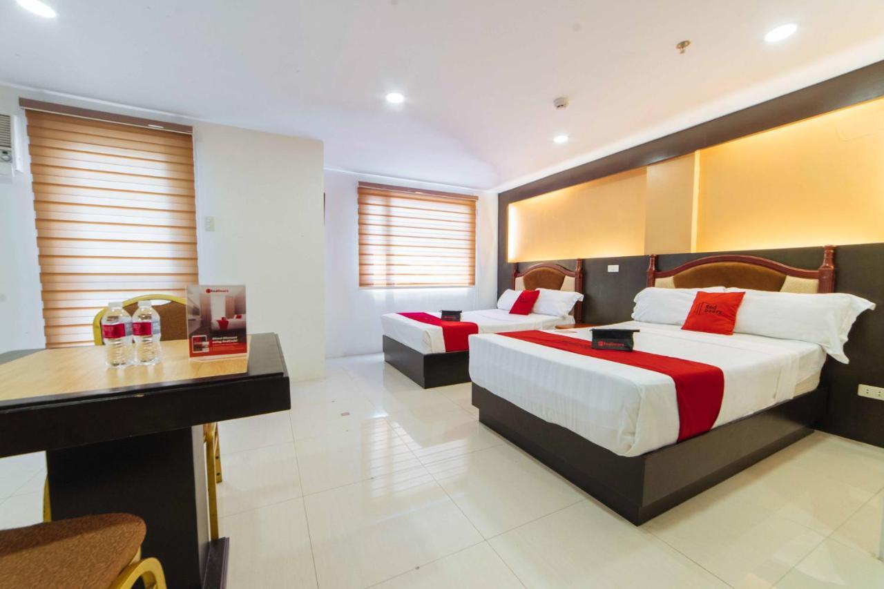 Отель Reddoorz Premium Near Trinoma Кесон-Сити Экстерьер фото
