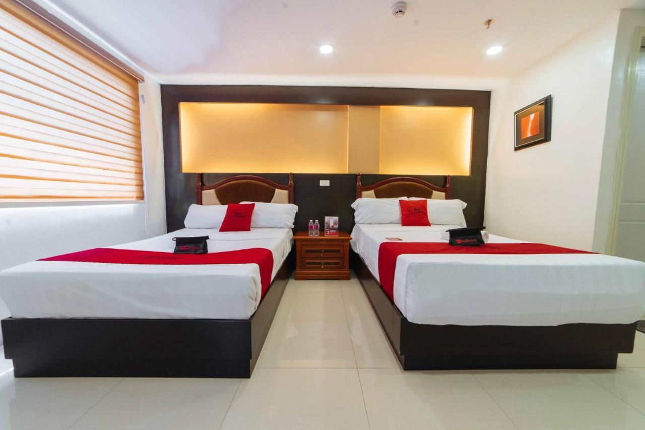 Отель Reddoorz Premium Near Trinoma Кесон-Сити Экстерьер фото