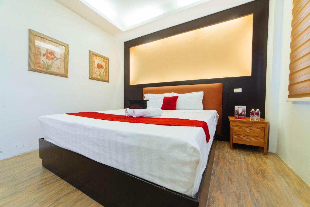 Отель Reddoorz Premium Near Trinoma Кесон-Сити Экстерьер фото
