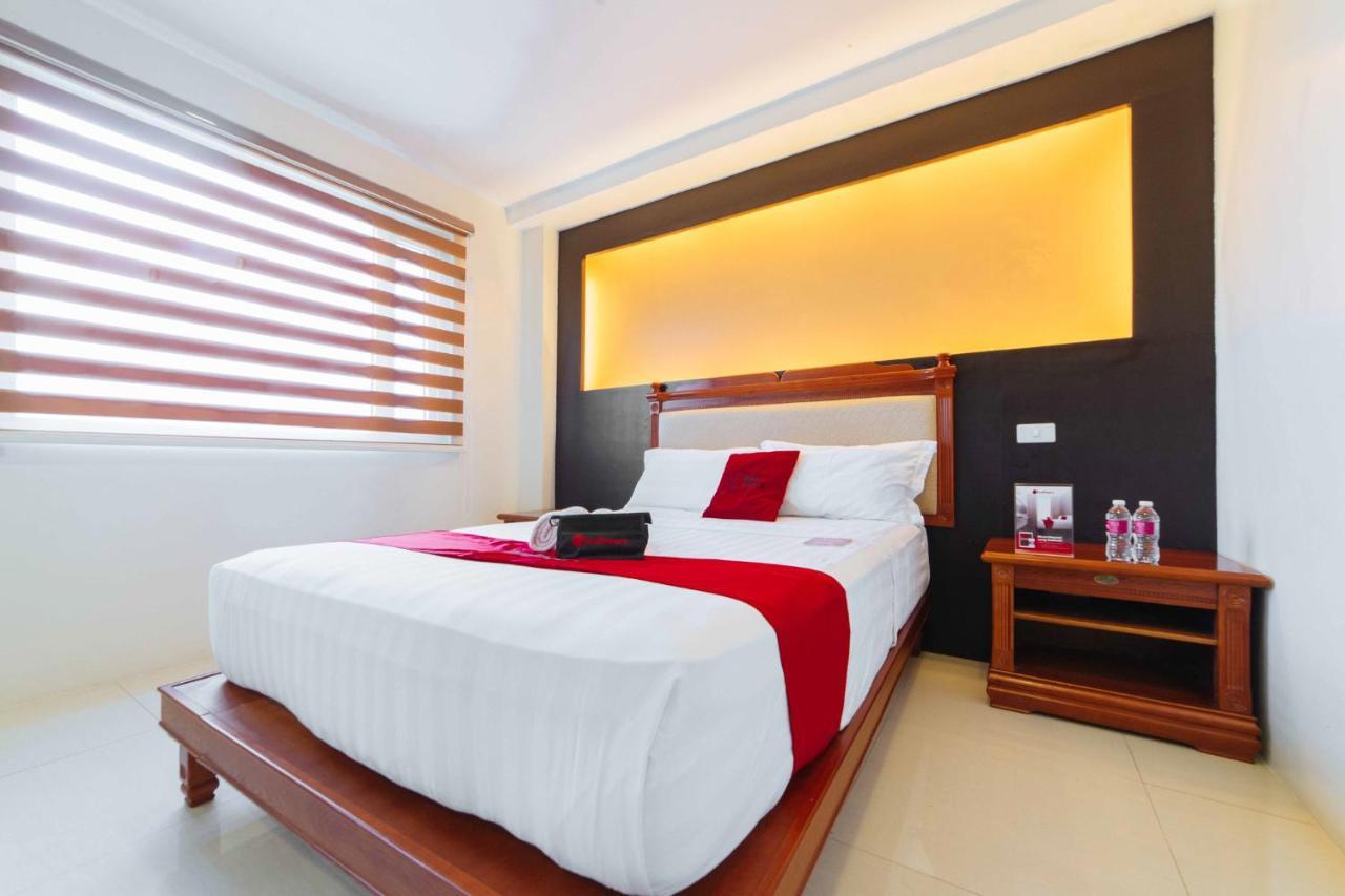 Отель Reddoorz Premium Near Trinoma Кесон-Сити Экстерьер фото